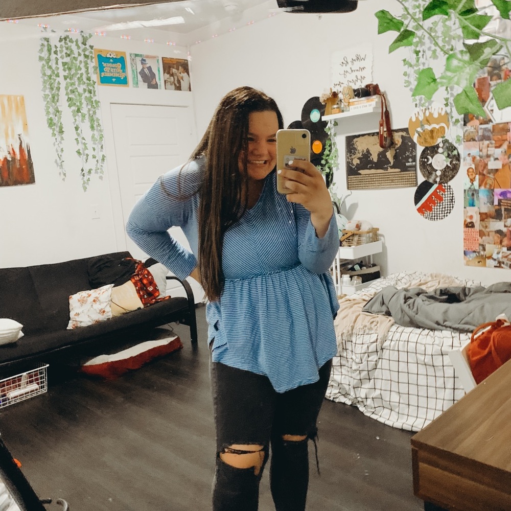 blue and white stripped top